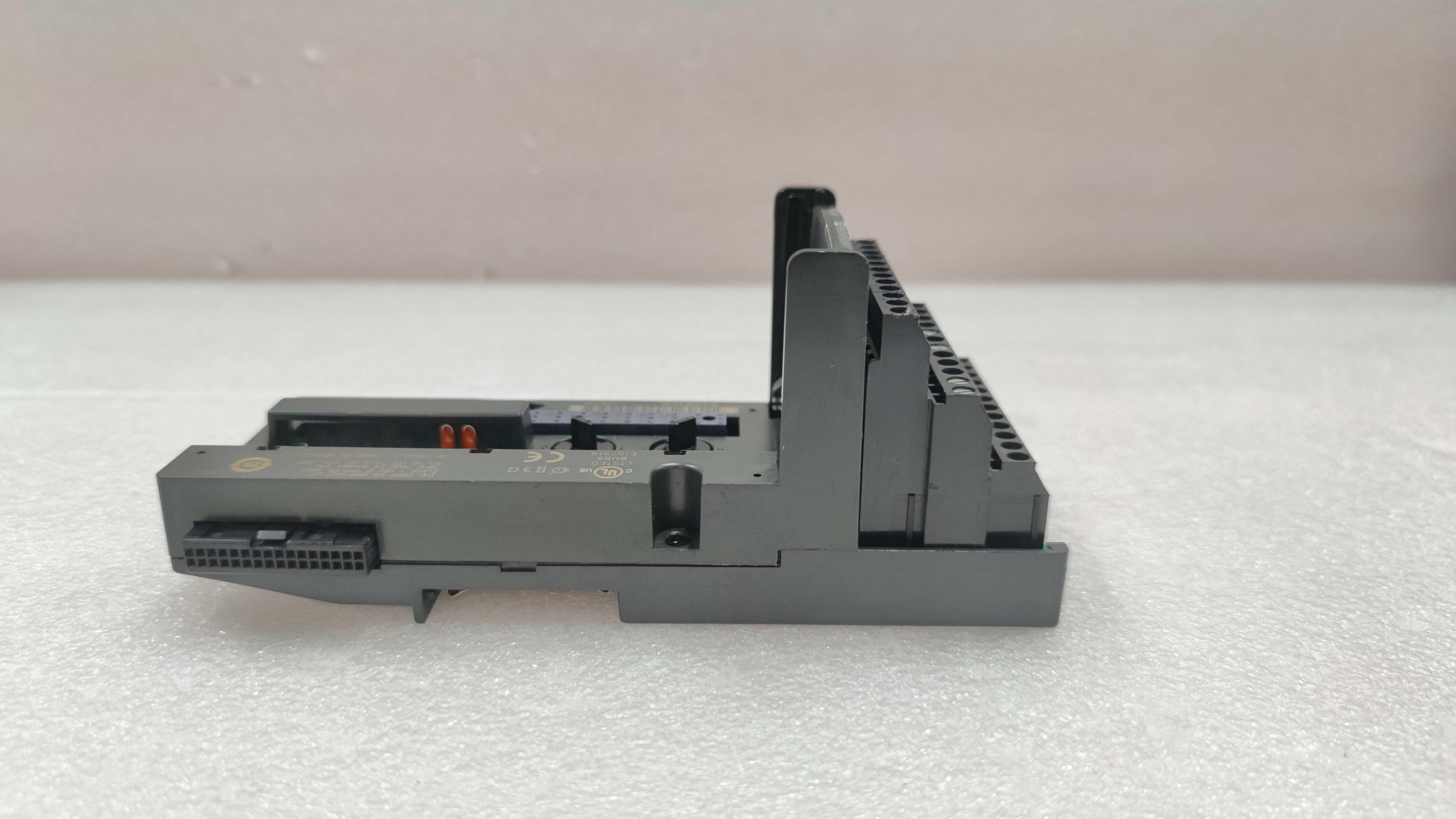 GE Fanuc IC200CHS022 90-30 Series Communication Module