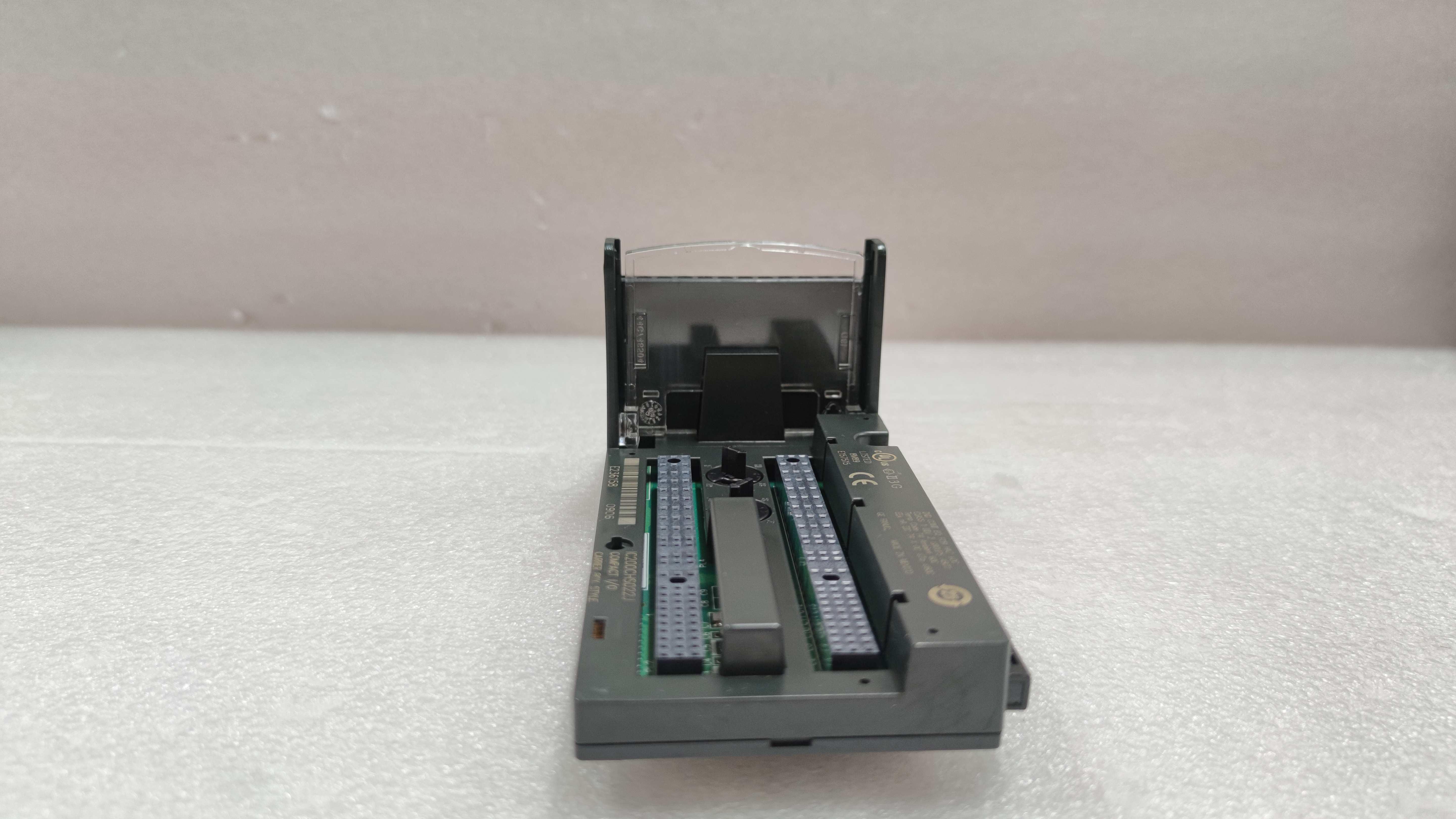 GE Fanuc IC200CHS022 90-30 Series Communication Module