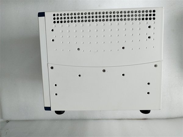 NI PXLE-1073 PXI Express Chassis