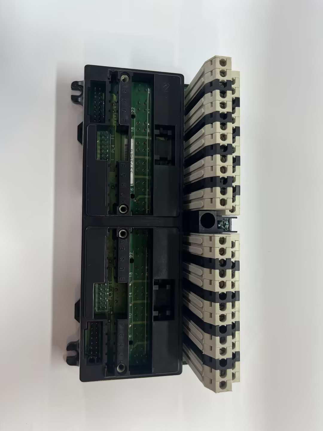 General Electric IC670CHS002 I/O Terminal Block
