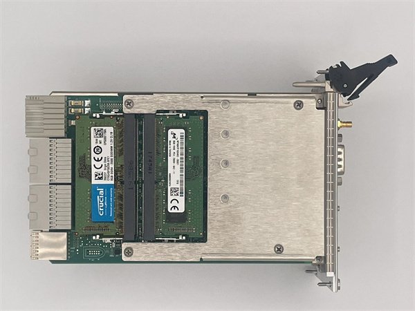 NI PXIE-8861 PXI Express Controller