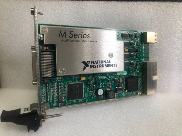 NI PXI-5670 High-Power RF Signal Source