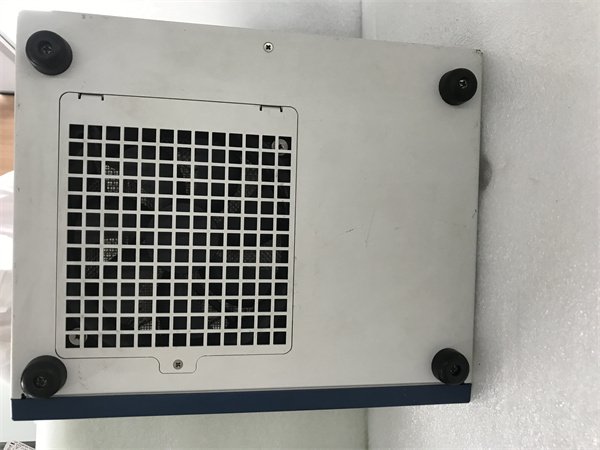 NI PXI-1033 3-Slot Compact PXI Chassis