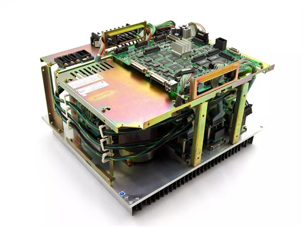 Yaskawa CACR-UP50AAB 6-axis servo controller