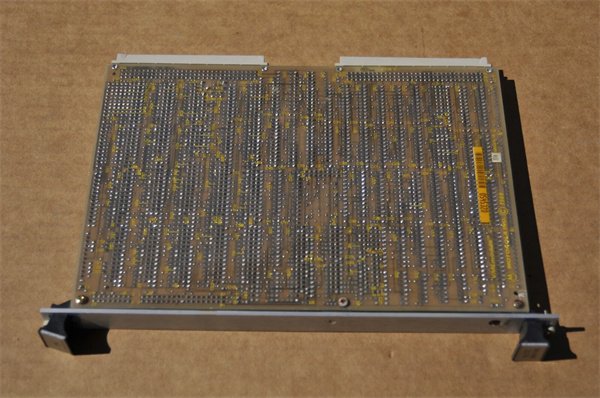 Motorola MVME-327A Single–slot hot swappable CompactPCI board