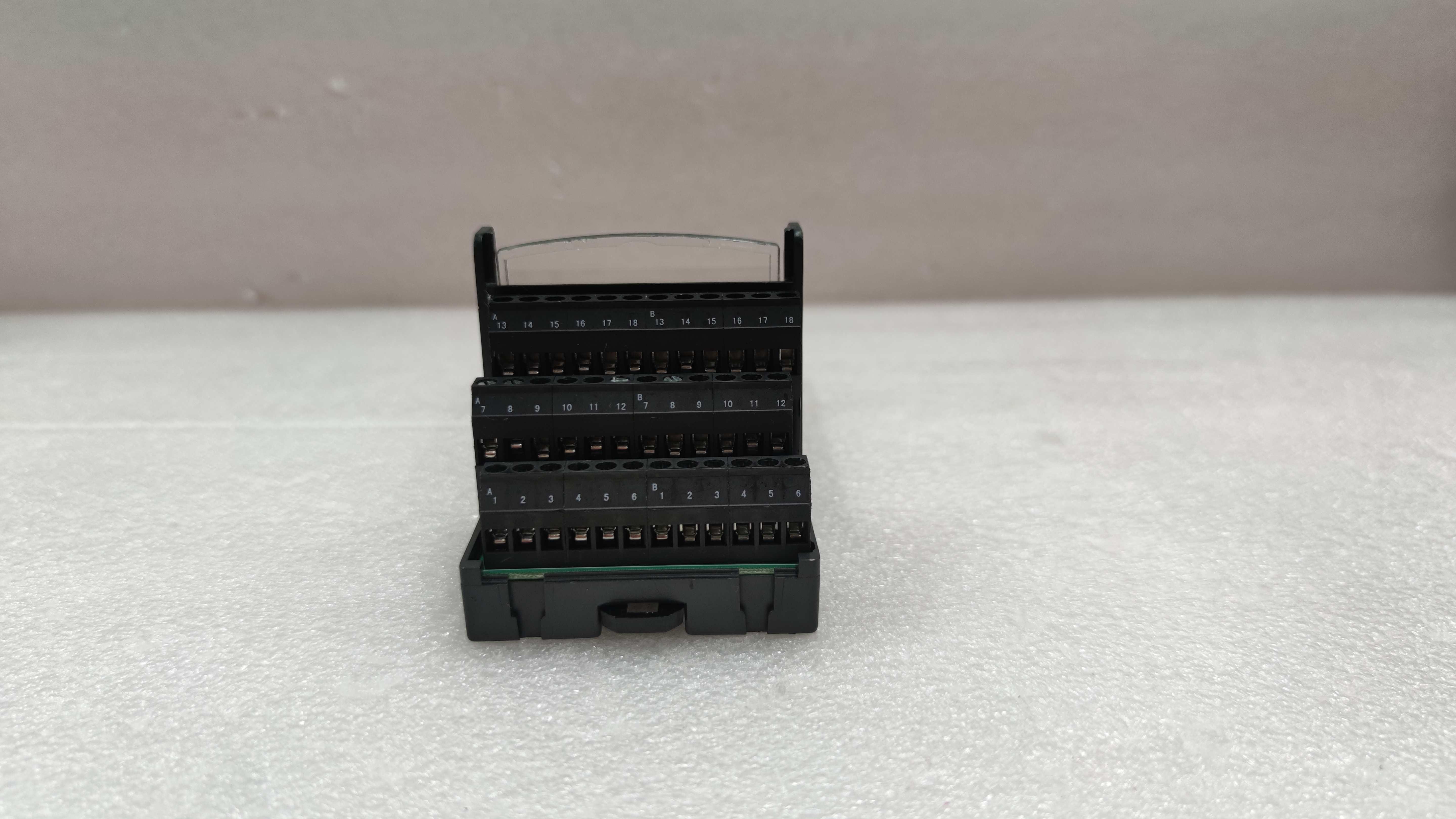 GE Fanuc IC200CHS022 90-30 Series Communication Module