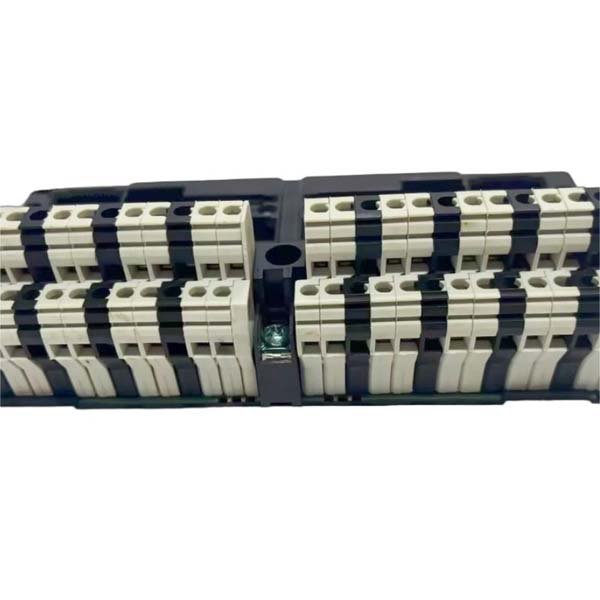 GE Fanuc IC670CHS001 Chassis Module