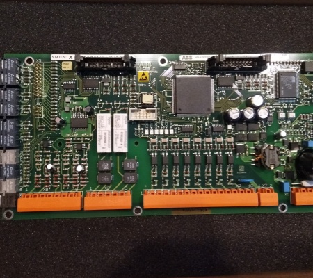 ABB UAC389AE02 HIEE300888R0002 Control Unit