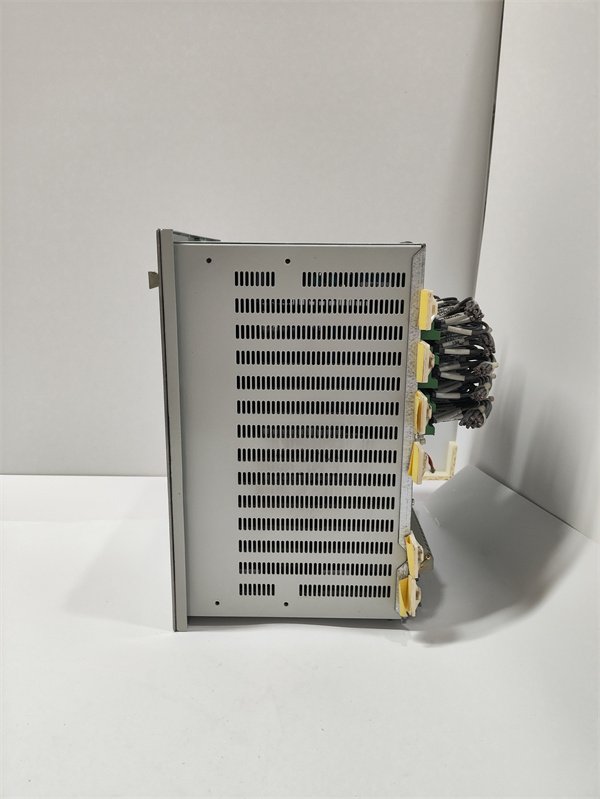 ABB REC670 1MRK002814-AB Numerical Relay