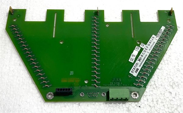 ABB 3BHE032285R0102 XVC772 A102 Industrial Control Module