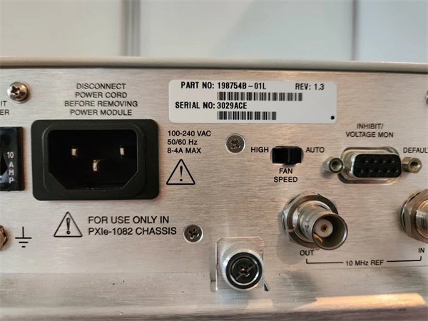 NI PXIE-1082 18-Slot PXI Express Chassis