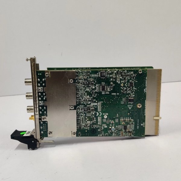 NI PXI-5922 High-Precision Waveform Generator