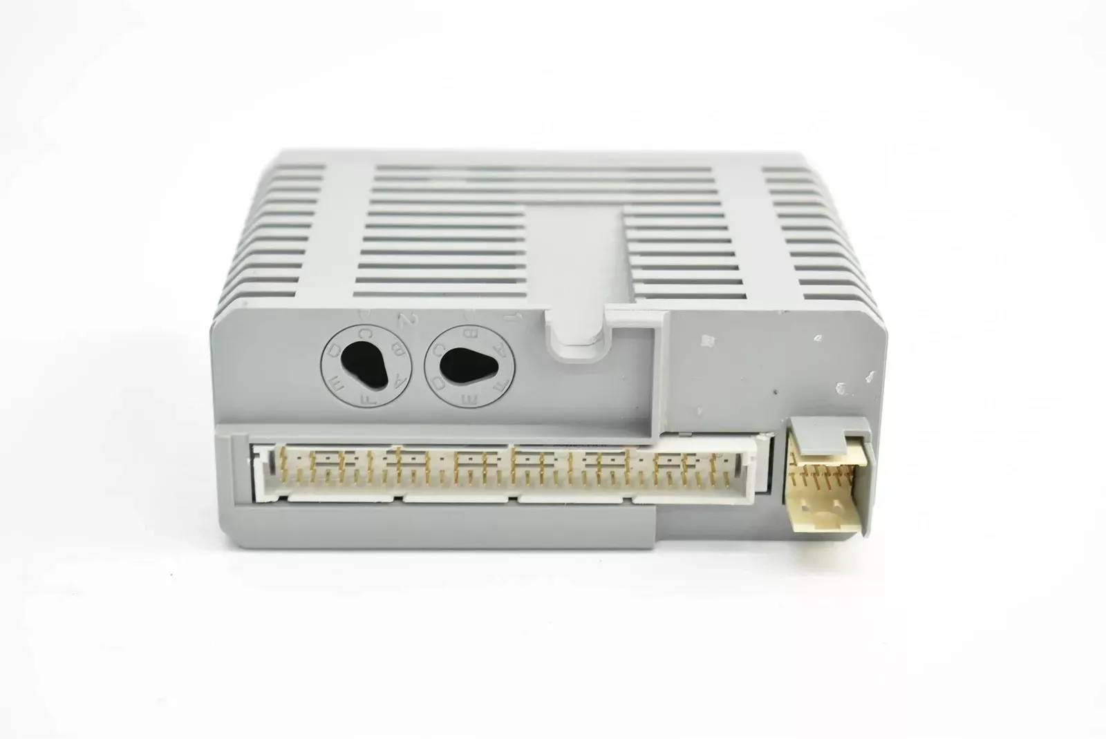 ABB AO820/AO820-EA 3BSE008546R1 Analog Output 4 Ch Module