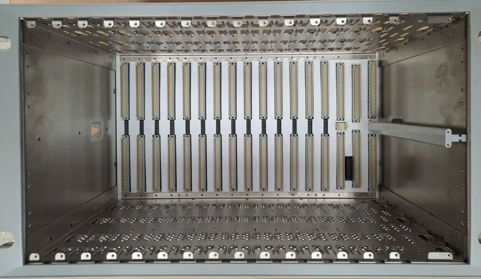 Bently Nevada 3500/05-01-01-00-00-01 System Rack