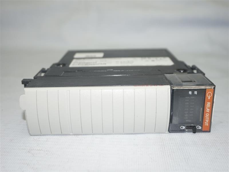 Allen-Bradley 1756-OW16I SER A ControlLogix 16 Pt Digital Relay Module