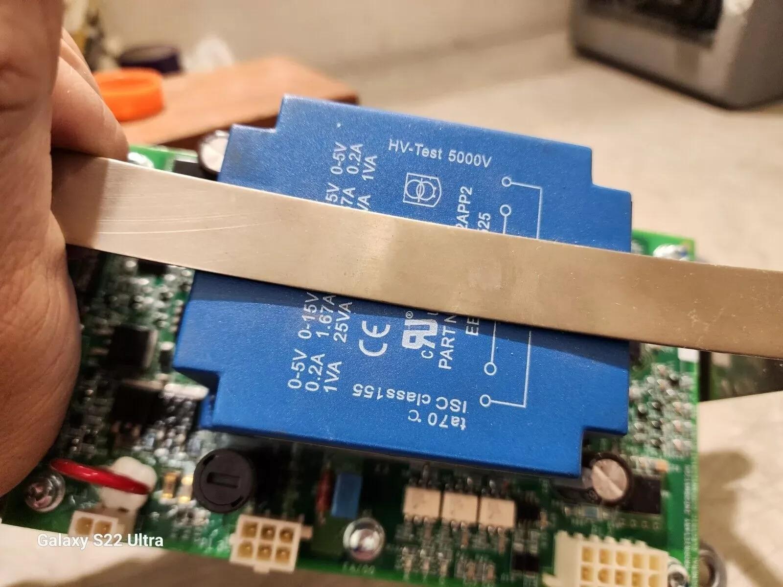 GE IS200AEPBHIBAA 151X1225EK01PC04 BATTERY CHARGER