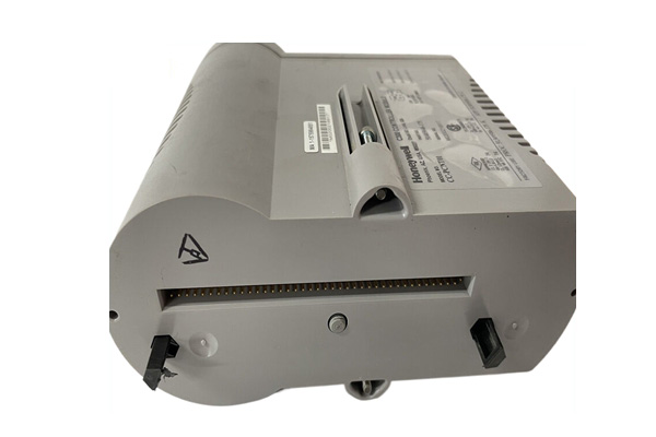 Honeywell CC-PCNT01 C300 Controller Module