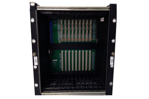 General Electric IC698CHS009 Rx7i PACSystem Series Module