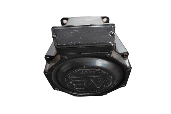 Allen-Bradley MPL-B540K-SJ24AA/A Permanent Magnet Rotary Servo Motor